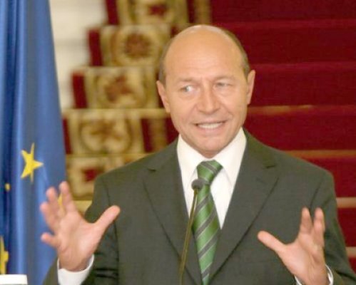 Băsescu, în mijlocul ungurimii, mulţumeşte pentru referendum